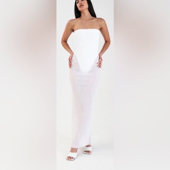 Natalie Rolt Strapless White Maxi sheer Dress Gown Built-In Bodysuit NWT Size 2